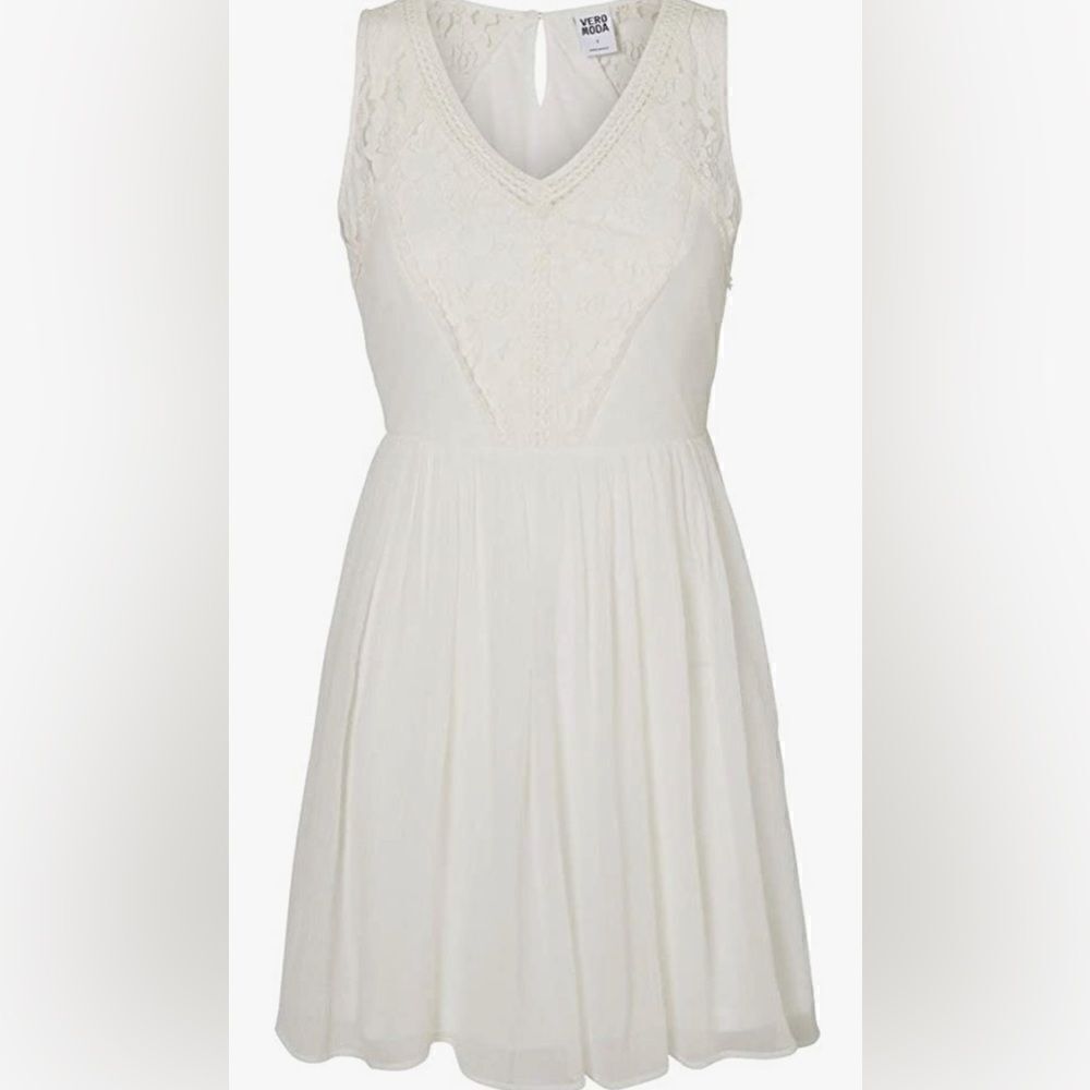 Sleeveless Woven Dress with Lace Front and Chifon bottom.
